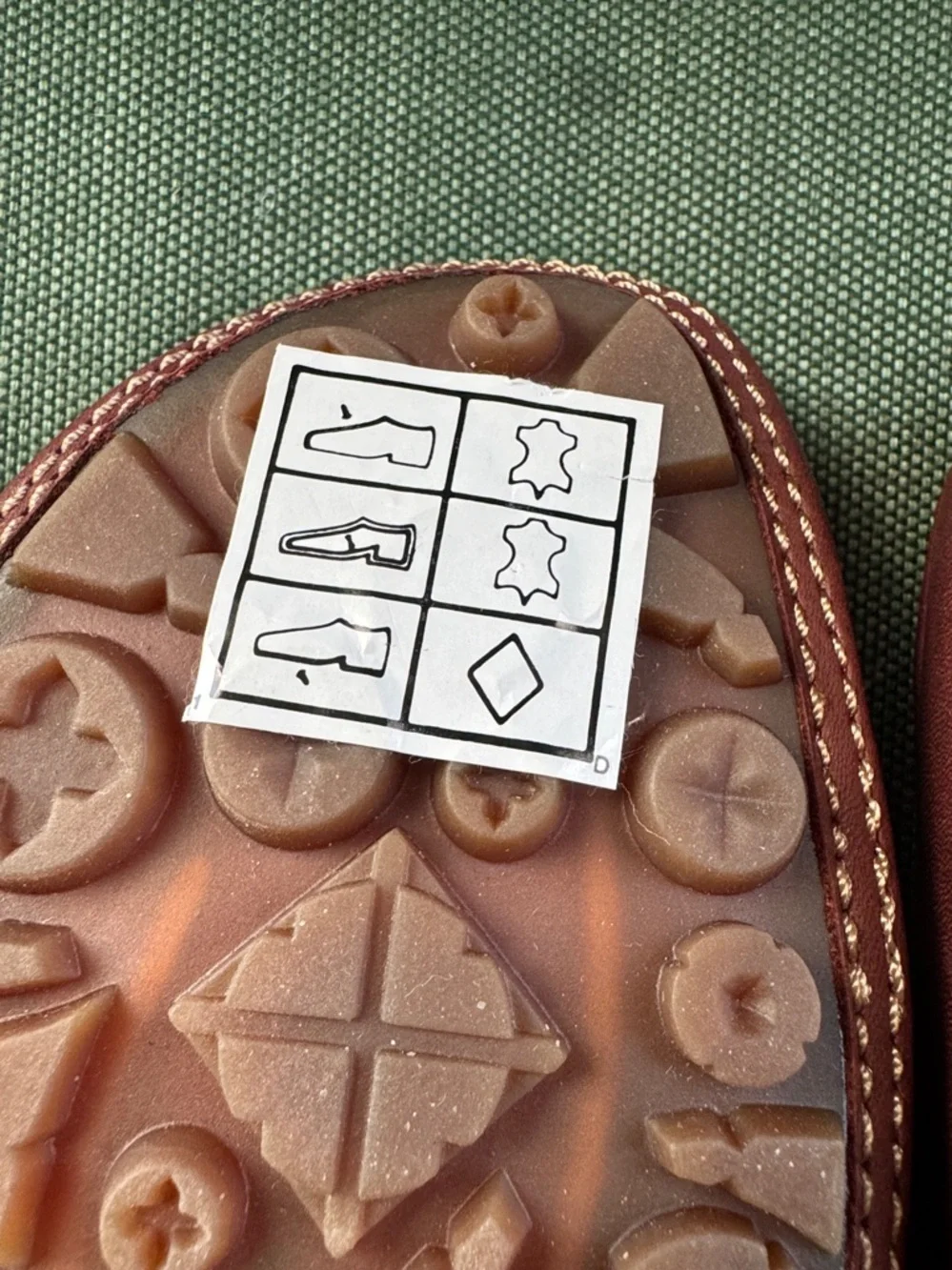 Timberland Women's Burgundy Leather Slide Sandals with Stitched Trim - Picture 11 of 12